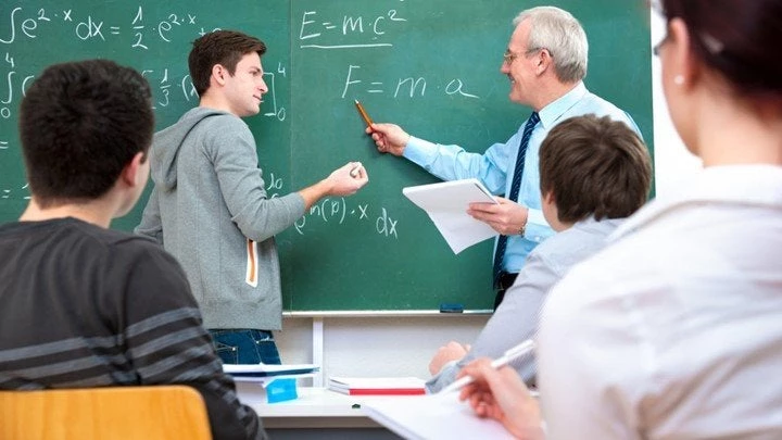 Προσλήψεις 16.320 αναπληρωτών εκπαιδευτικών ανακοίνωσε το υπουργείο Παιδείας